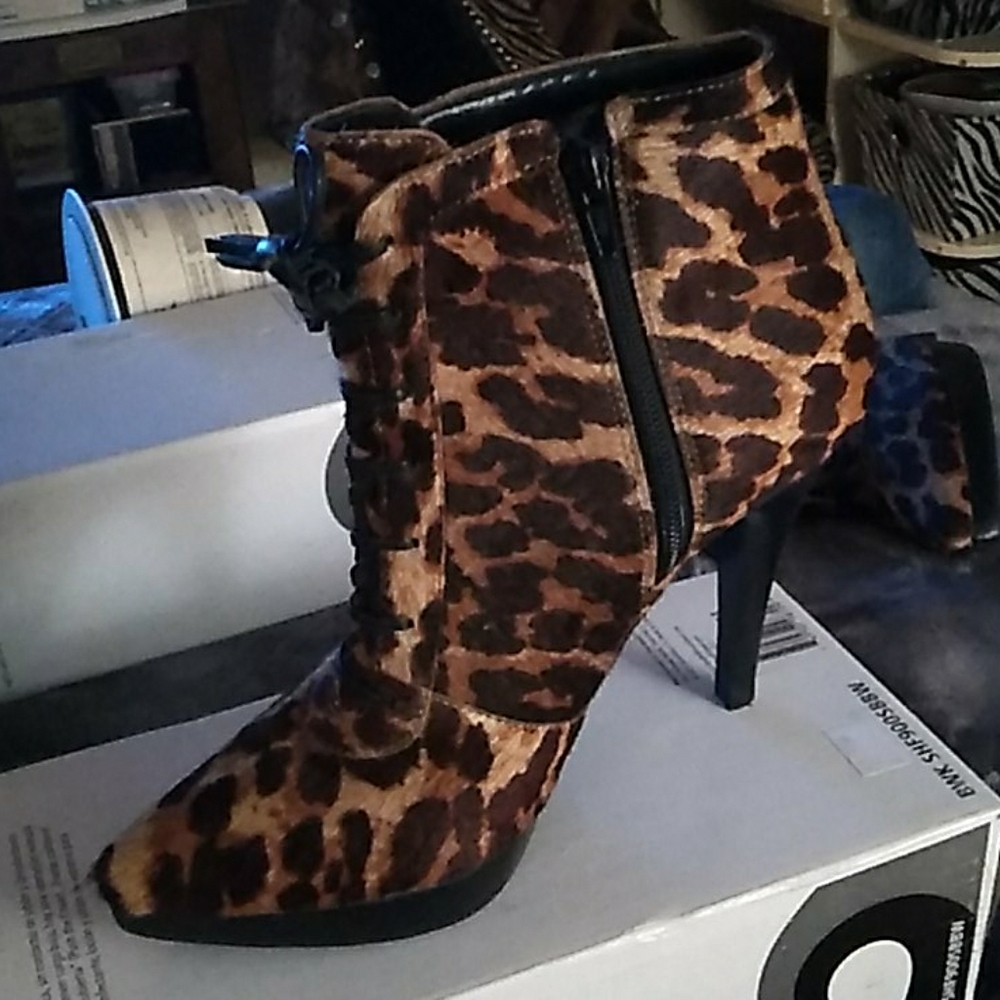 Steve Madden 80's style retro ankle boots